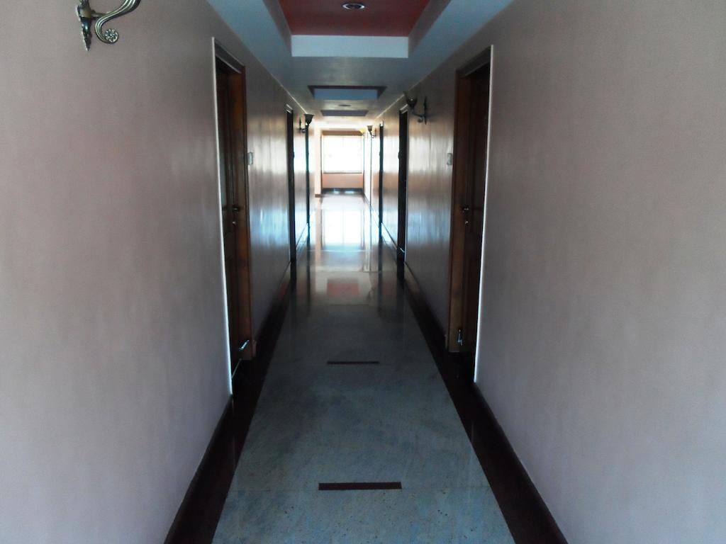 The Chakrie Residency Hotel Tirupati Kültér fotó