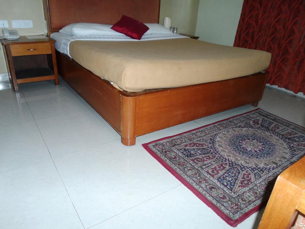 The Chakrie Residency Hotel Tirupati Szoba fotó
